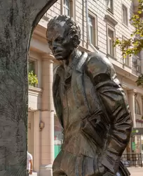 Памятник Булату Окуджаве Памятник Булату Окуджаве