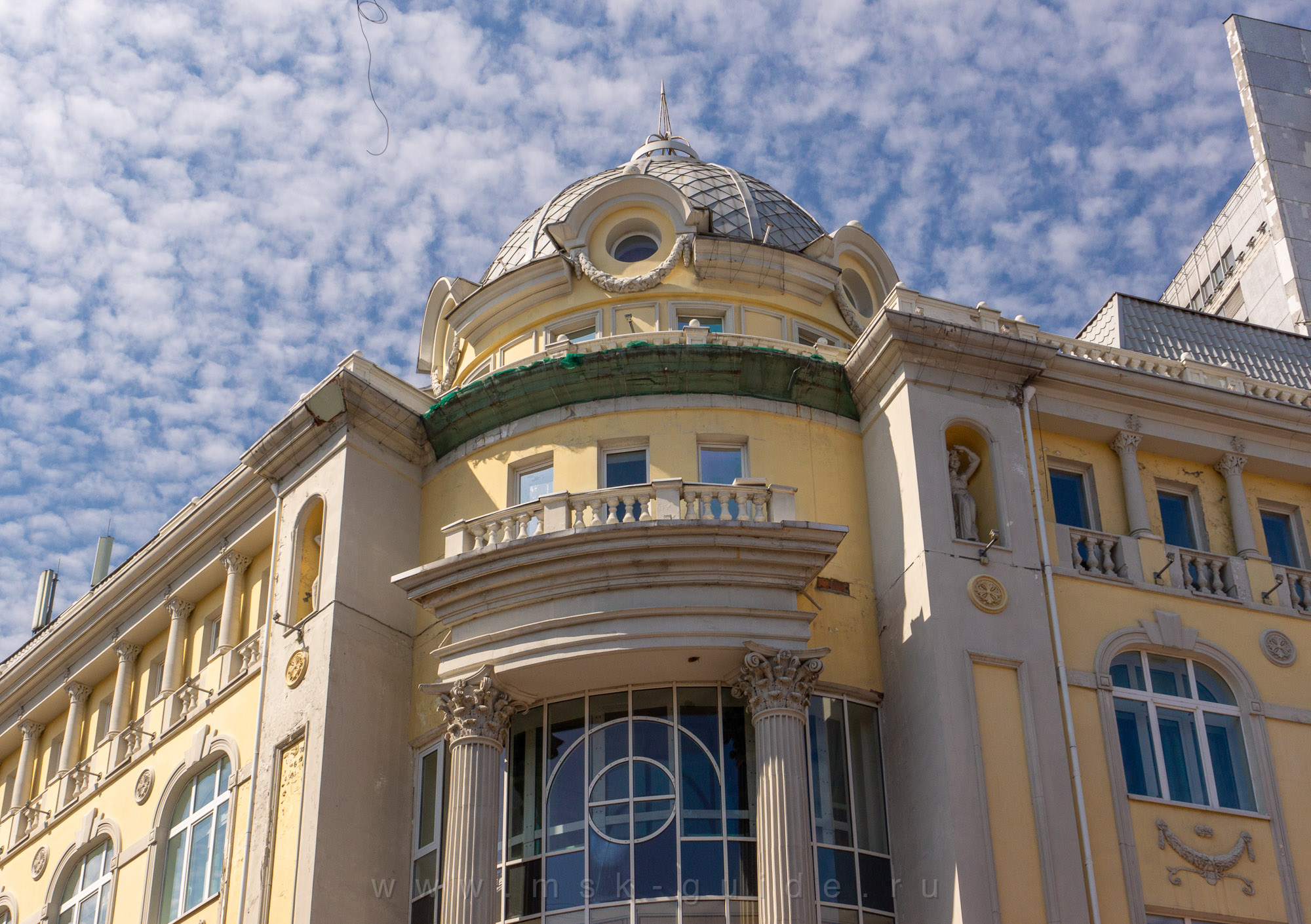 «Старая улица», купол