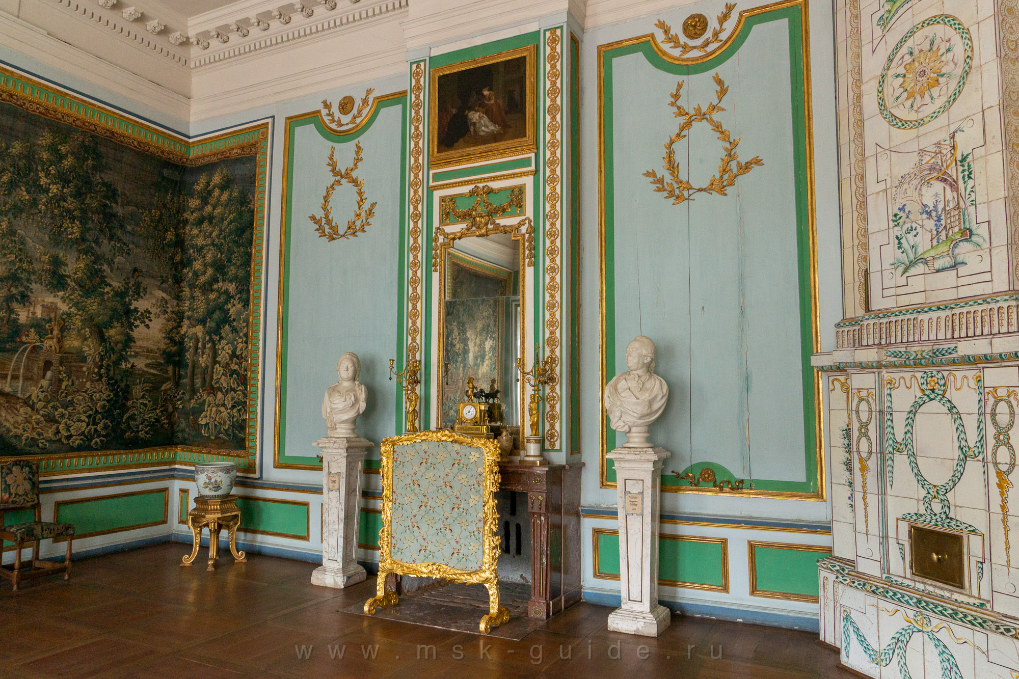 Шпалерная гостиная