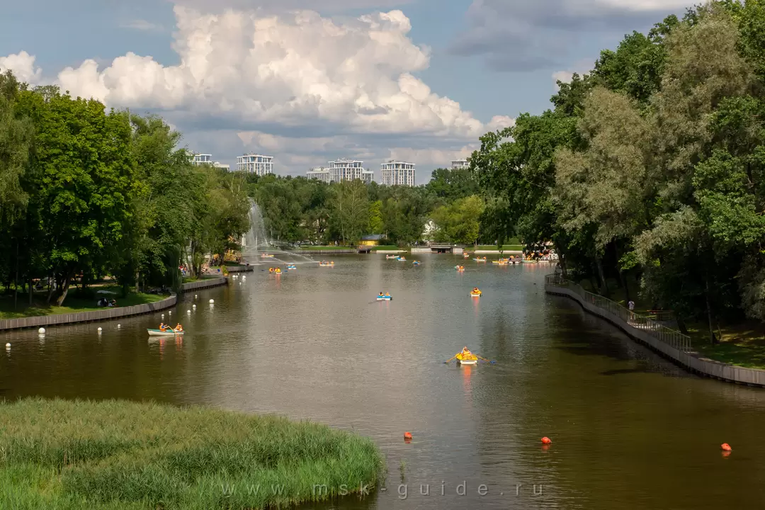 Ботанический сад в Москве, река Каменка