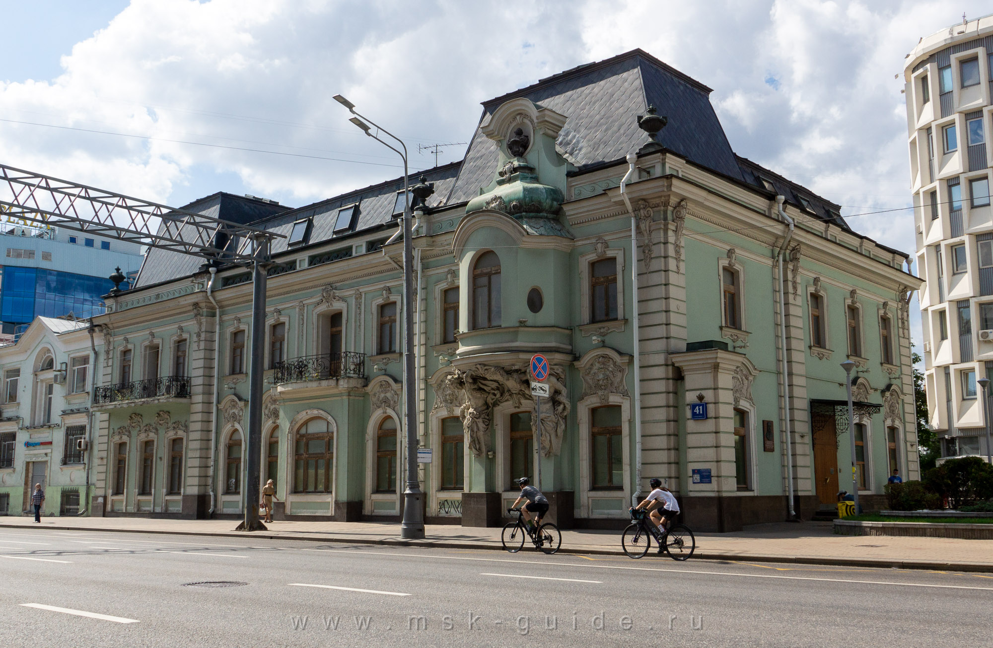 Городская усадьба Н. В. Кузнецовой Городская усадьба Н. В. Кузнецовой