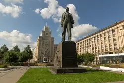 Триумфальная площадь в Москве, памятник Владимиру Маяковскому