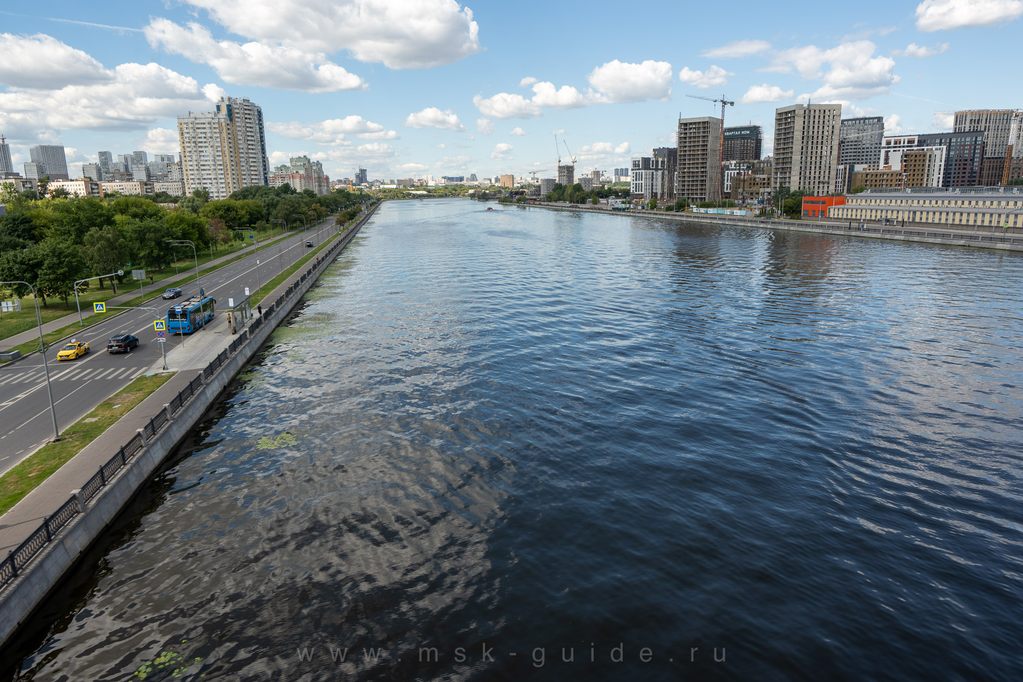 Вид на Москку реку с Нагатинского метромоста Вид на Москку реку с Нагатинского метромоста