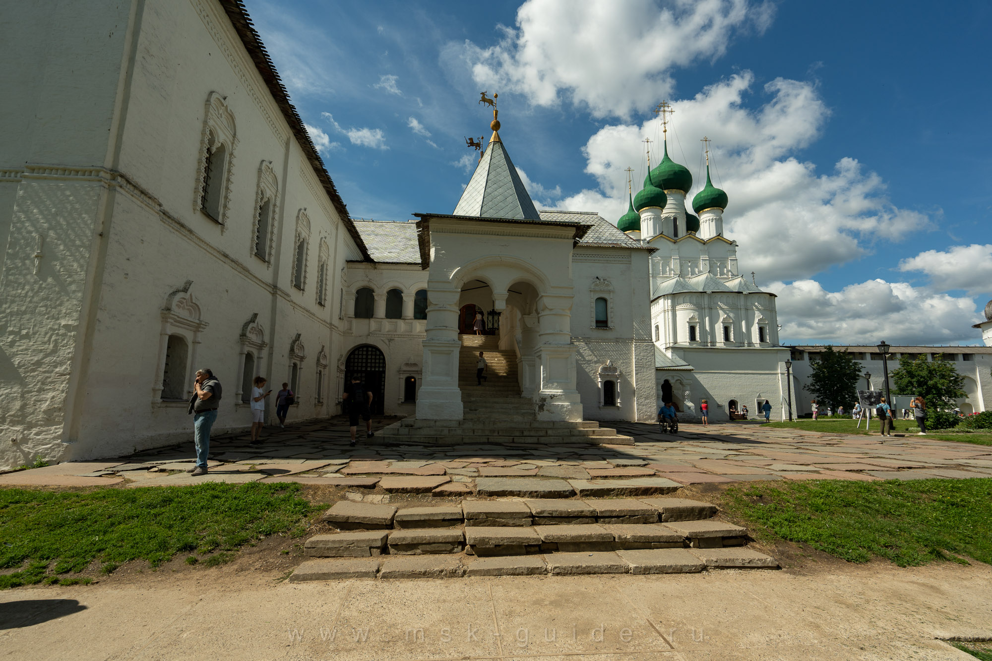 Вход в Красные палаты Вход в Красные палаты