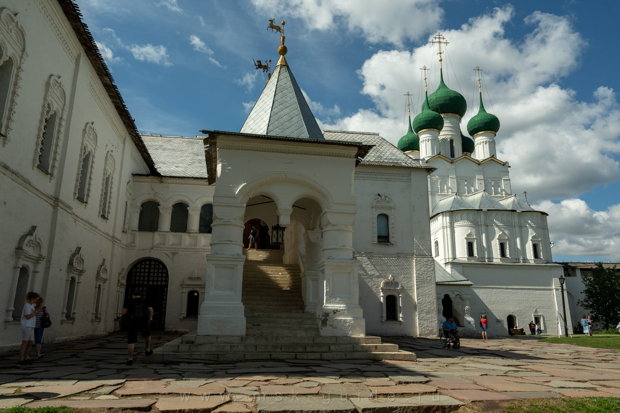 Вход в Красные палаты Вход в Красные палаты