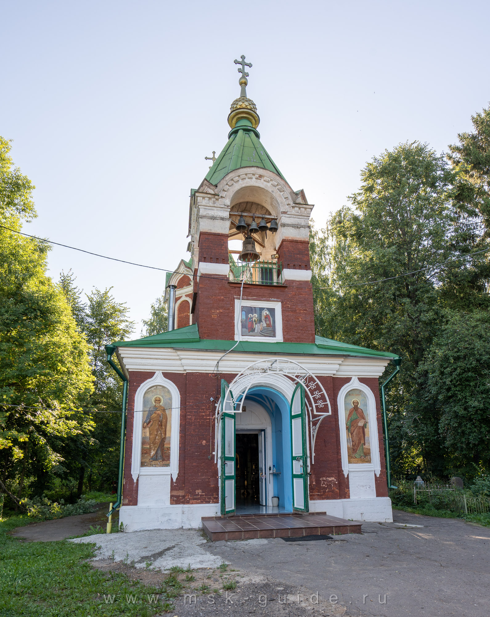 Введенская церковь в Калязине Введенская церковь в Калязине
