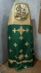 Риза священника из зелёного шелка с серебряными крестами, из Богоявленской церкви