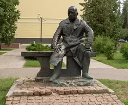 Памятник М.Г. Мещерякову в Дубне