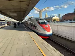 Поезд «Сапсан» на Ленинградском вокзале в Москве