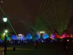 Лазеры над аллеей - фестиваль «Круг Света» в музее-заповеднике Царицыно