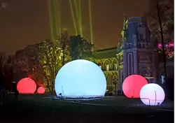 Сферы и Большой дворец - фестиваль «Круг Света» в парке Царицыно