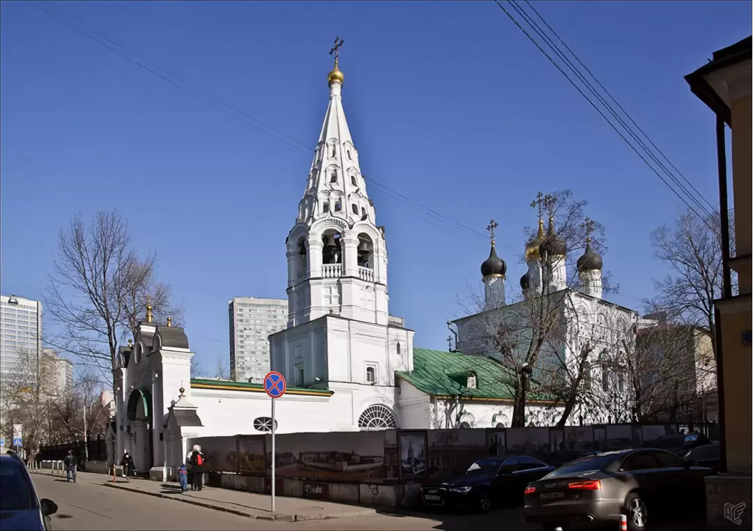 Спас на Песках (из поленовского дворика) Спас на Песках (из поленовского дворика)