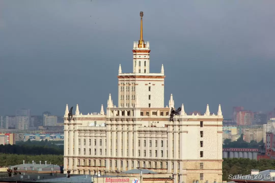Здание Южно-Уральского государственного университета в Челябинске Здание Южно-Уральского государственного университета в Челябинске