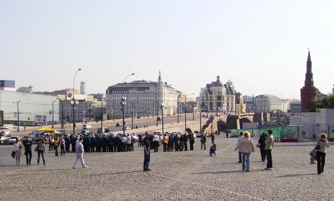 Красная площадь в Москве, Васильевский спуск