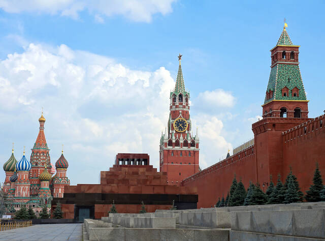 Вид на Мавзолей Ленина со стороны Исторического музея