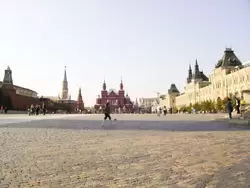 Красная площадь: ГУМ, Кремлевская стена, Исторический музей