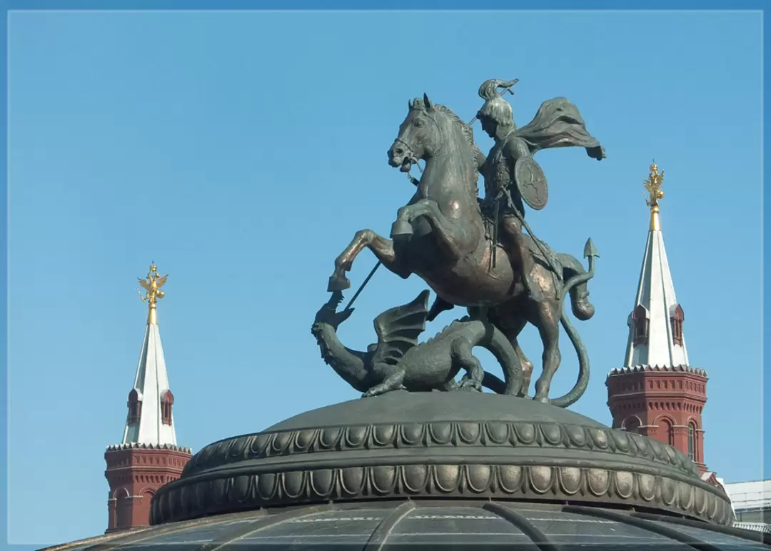 Александровский сад в Москве, Георгий на часах Александровский сад в Москве, Георгий на часах