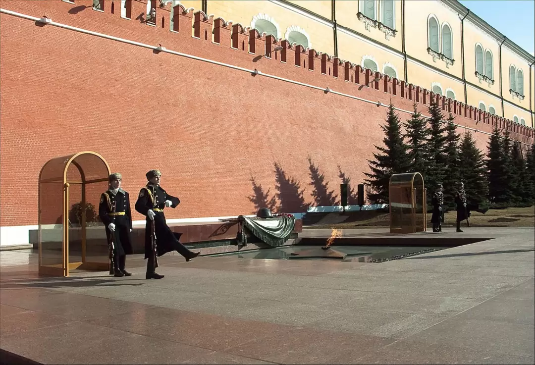 Александровский сад в Москве, смена караула Александровский сад в Москве, смена караула