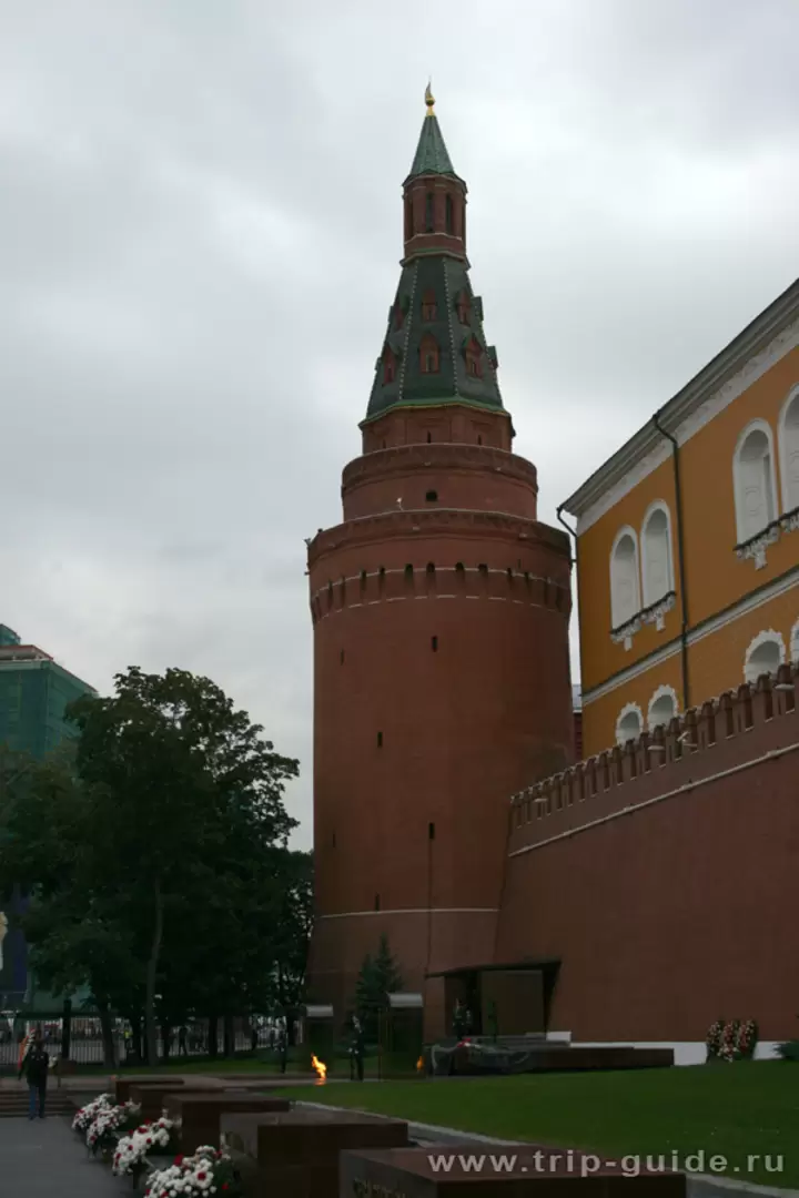 Александровский сад в Москве, Угловая Арсенальная башня Александровский сад в Москве, Угловая Арсенальная башня
