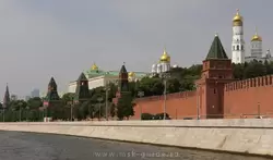 Башни Московского Кремля, выходящие к Москва реке