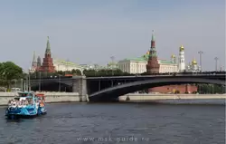 Большой Каменный мост и башни Московского Кремля