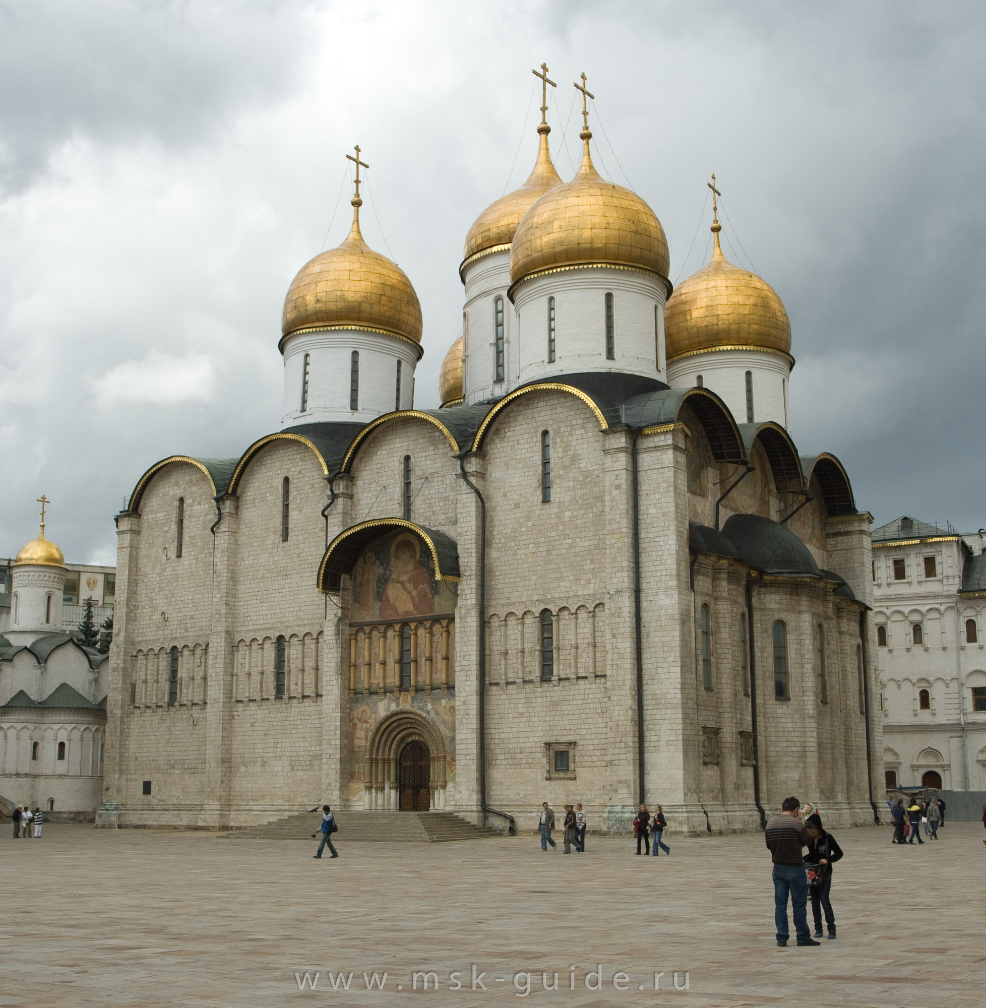 Площади с соборами