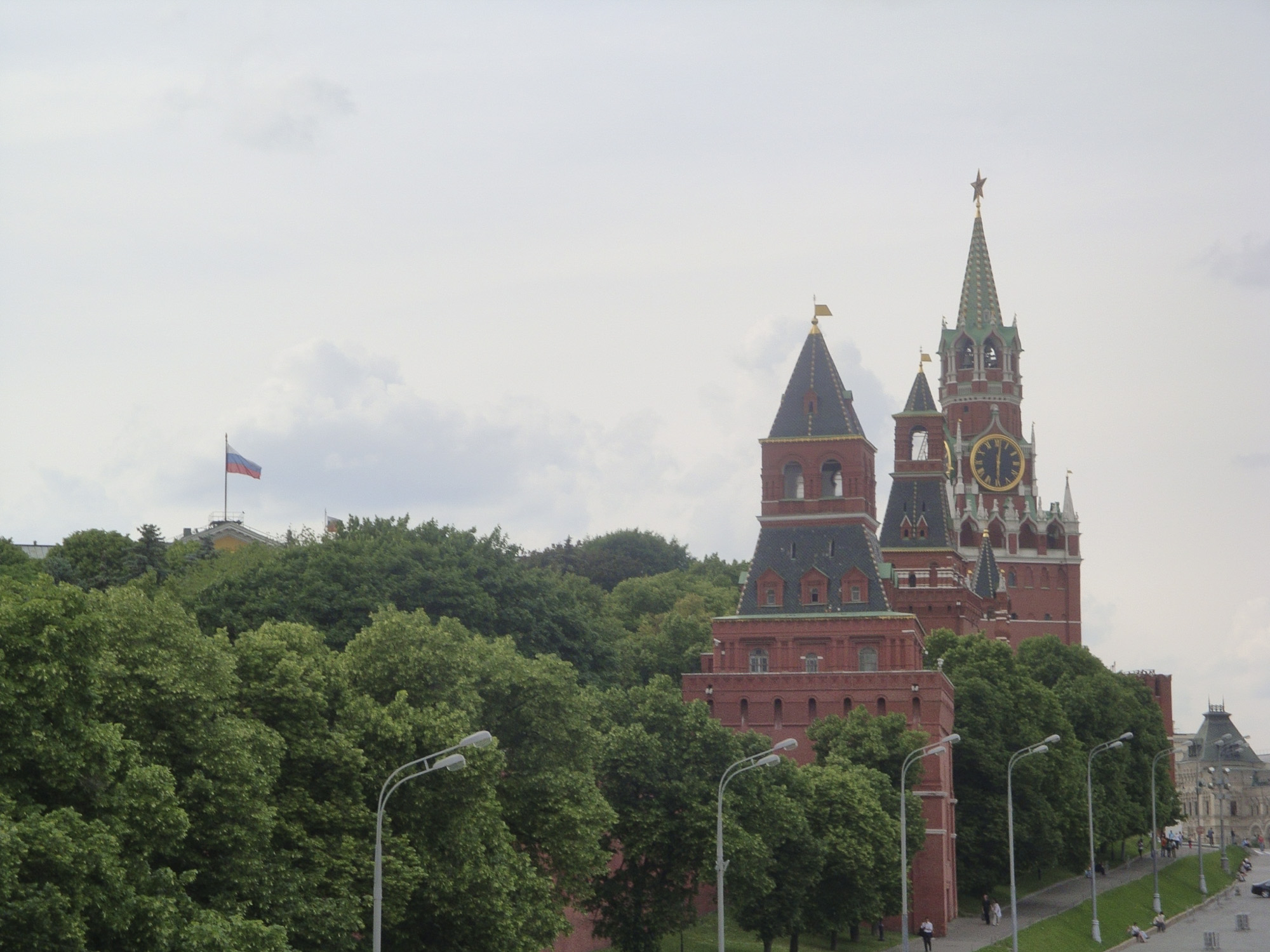 Константино-Еленинская (на переднем плане), Набатная, Царская и Спасская (дальняя) башни Константино-Еленинская (на переднем плане), Набатная, Царская и Спасская (дальняя) башни