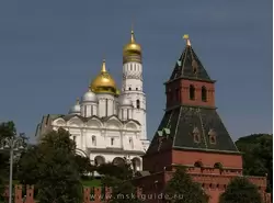 Тайницкая башня, Архангельский собор и колокольня Иван Великий