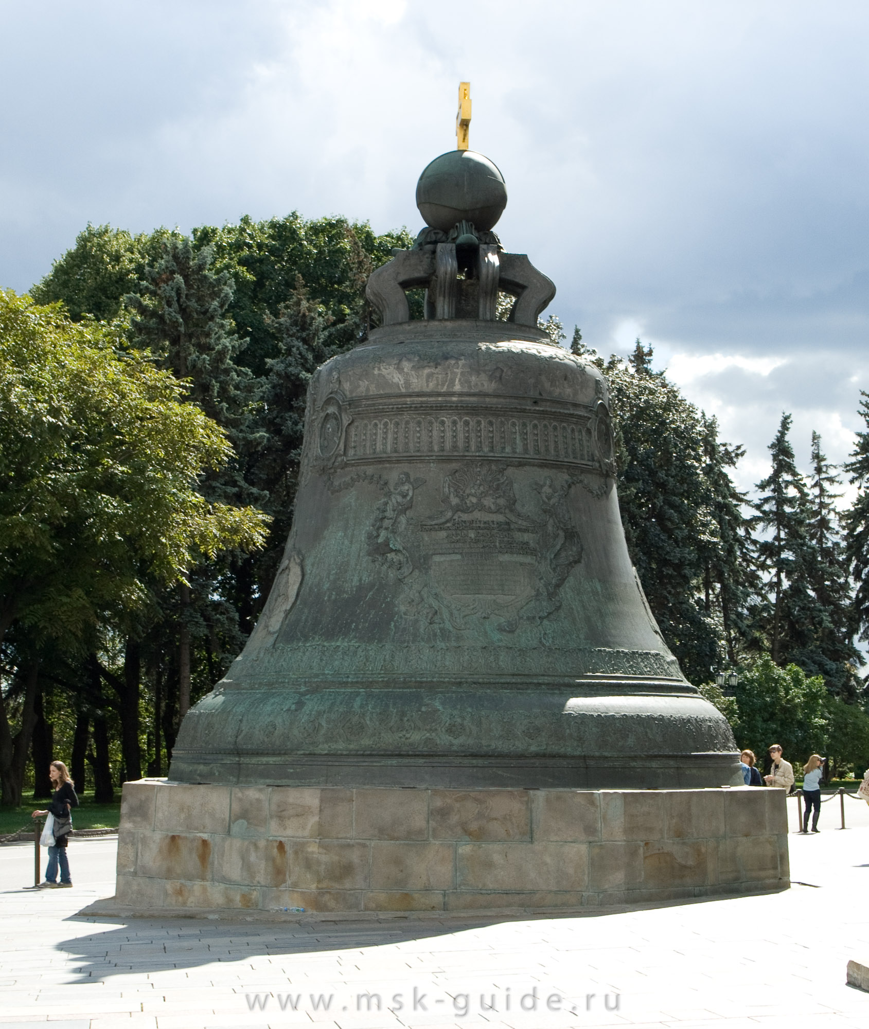 Как выглядит царь колокол в москве