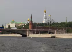Вид на Московский Кремль с Москвы реки: Беклемишевская башня, колокольня Иван Великий и Большой Кремлёвский дворец