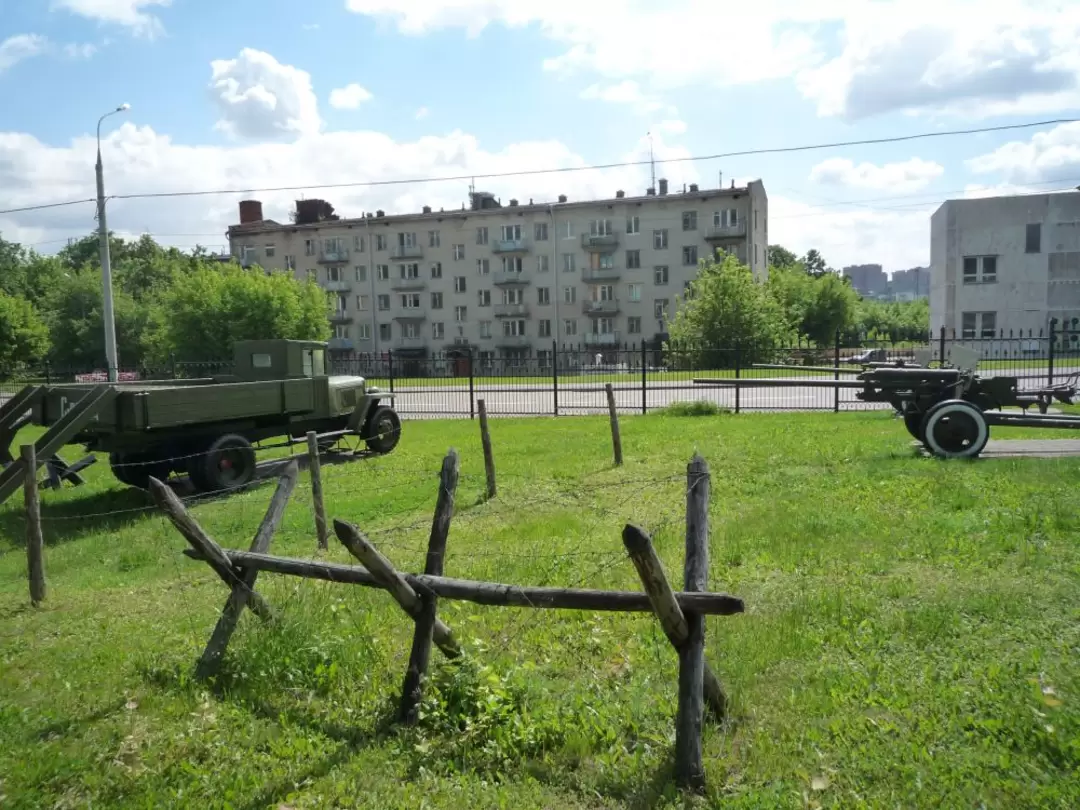 Выставка военной техники на Поклонной горе Выставка военной техники на Поклонной горе
