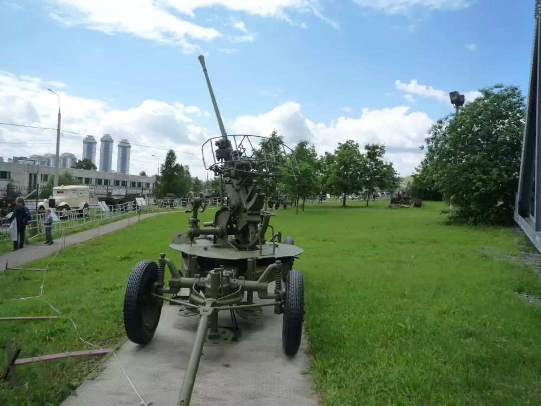 Выставка военной техники на Поклонной горе Выставка военной техники на Поклонной горе