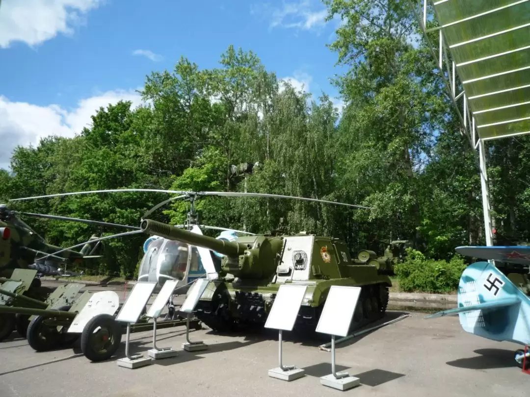 Выставка военной техники на Поклонной горе Выставка военной техники на Поклонной горе