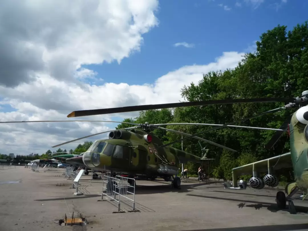 Выставка военной техники на Поклонной горе Выставка военной техники на Поклонной горе