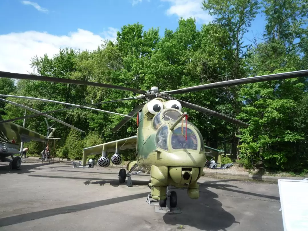 Выставка военной техники на Поклонной горе Выставка военной техники на Поклонной горе