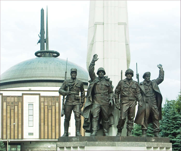 Памятник парк победы москва