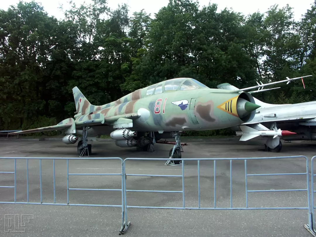 Су-22 (Су-17) Истребитель-бомбардировщик Су-22 (Су-17) Истребитель-бомбардировщик