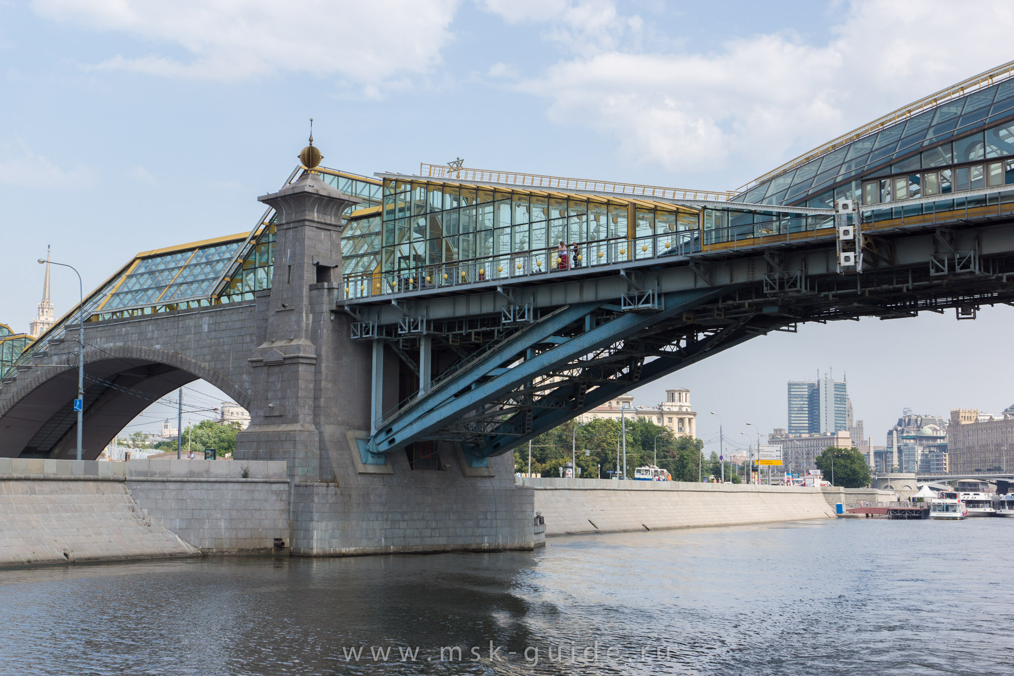 Мост хмельницкого в москве