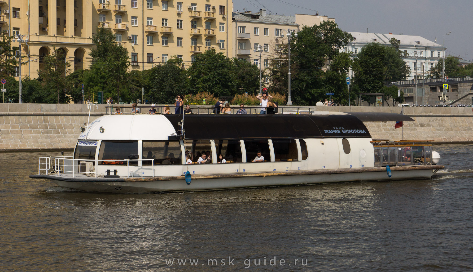 Теплоход «Мария Ермолова» в Москве