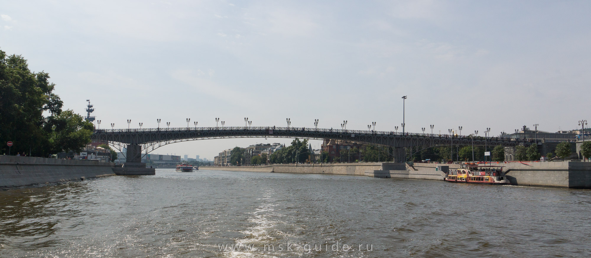 Патриарший мост в Москве - фото Патриарший мост в Москве - фото