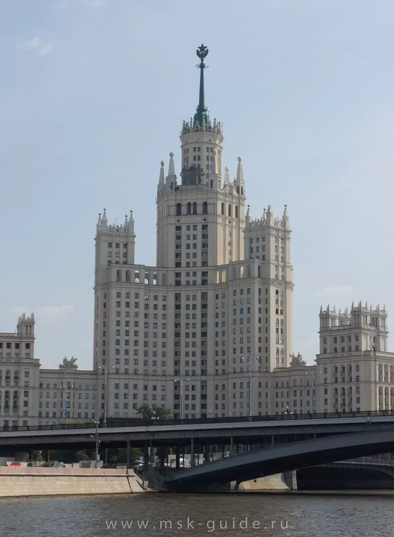 Жилой дом на Котельнической набережной Жилой дом на Котельнической набережной