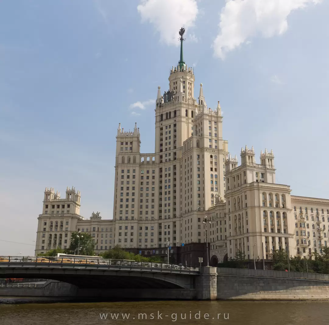 Жилой дом на Котельнической набережной Жилой дом на Котельнической набережной