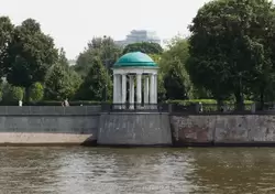 Парк Горького в Москве, беседка (ротонда)