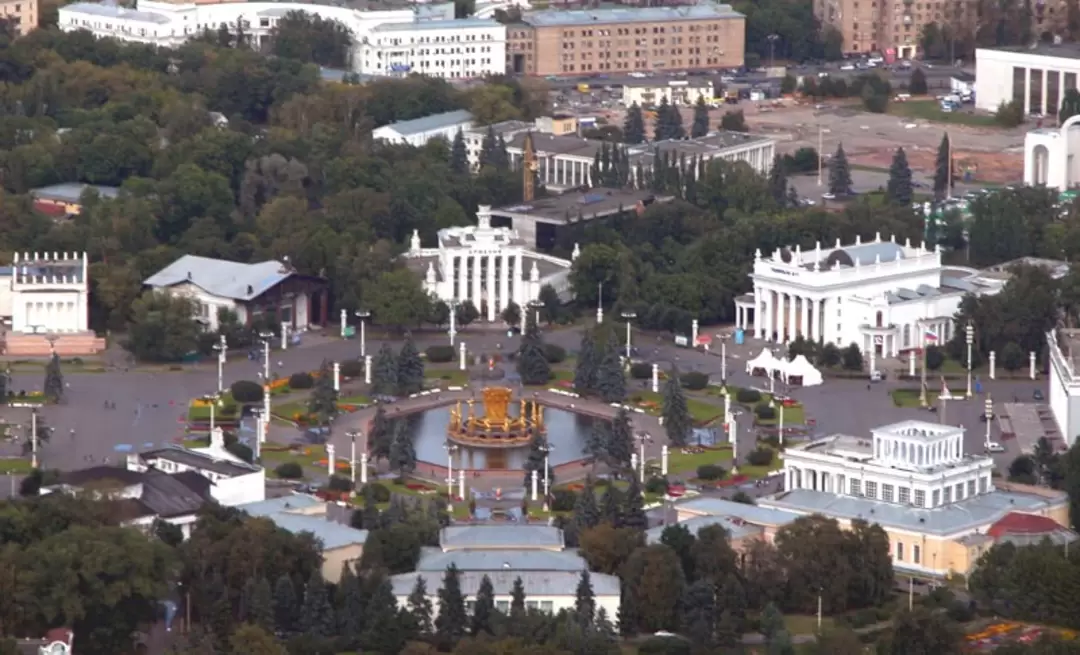 Останкинская башня, вид на ВДНХ