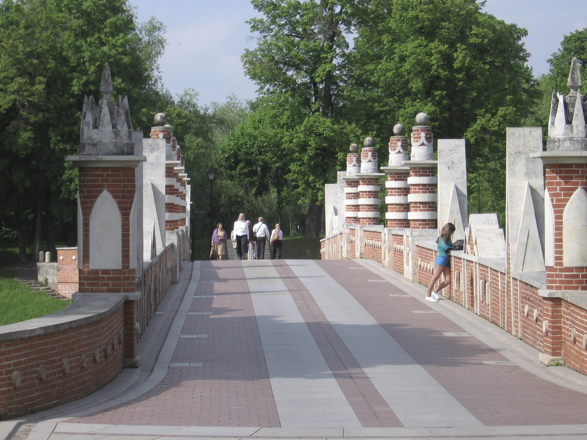 Большой мост (Готический) мост в музее-заповеднике Царицыно Большой мост (Готический) мост в музее-заповеднике Царицыно
