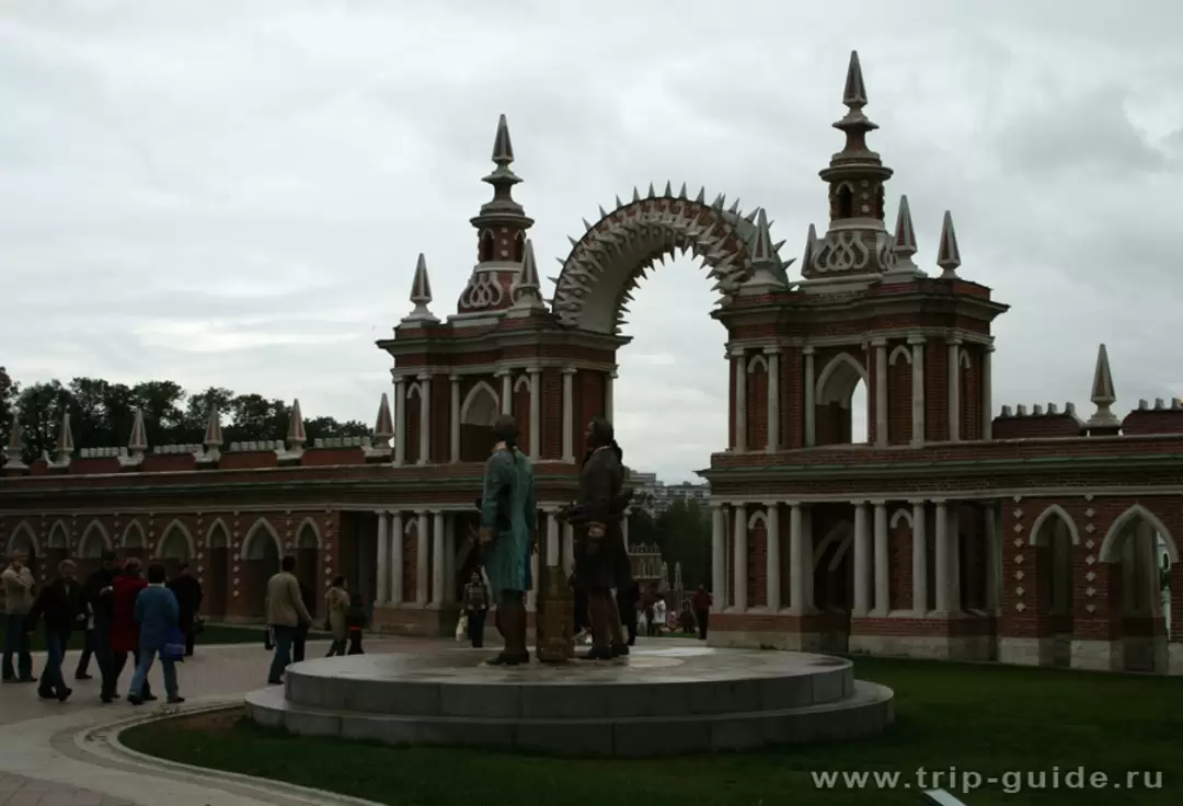 Галерея с аркой в Царицыно Галерея с аркой в Царицыно