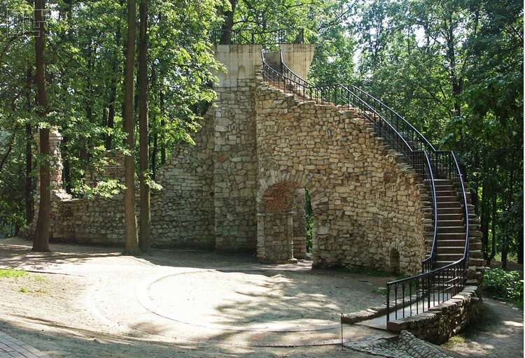 Башня-руина в Царицыно