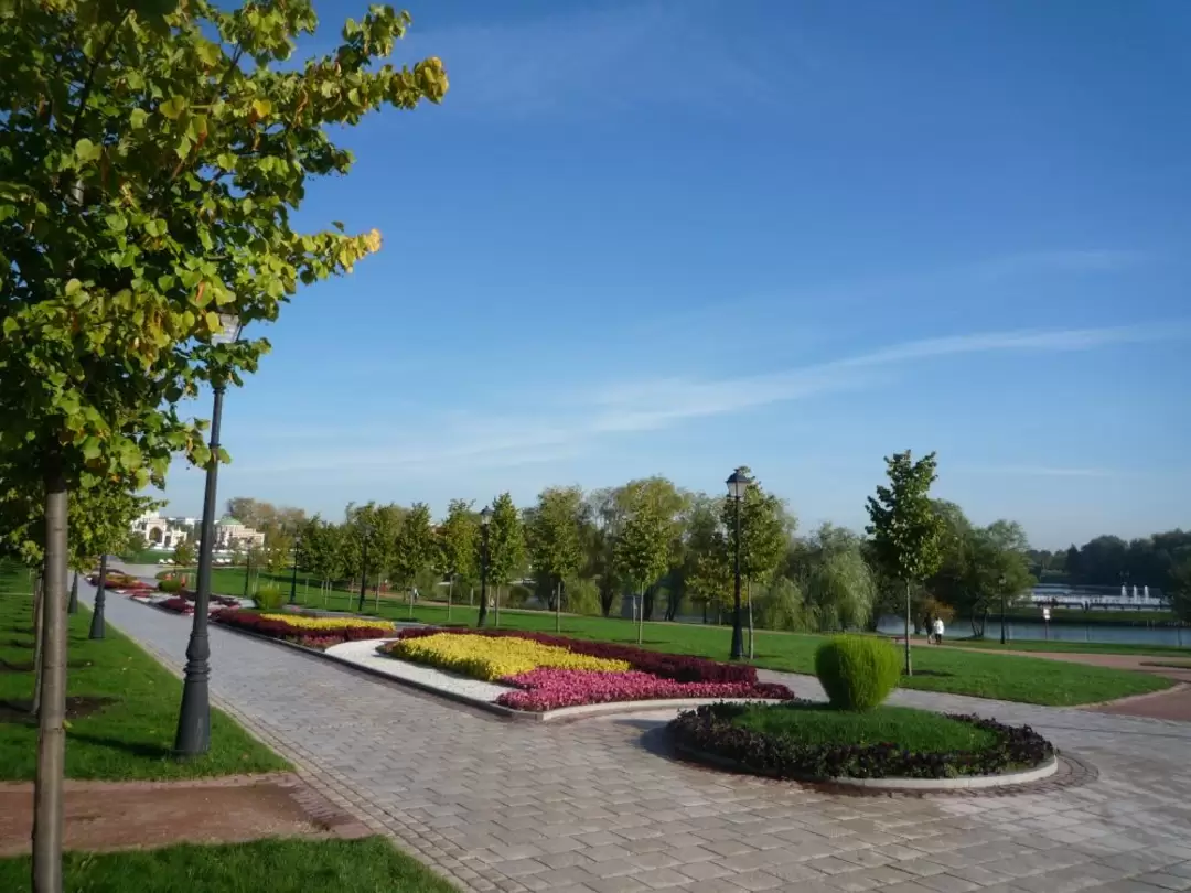 В усадьбе Царицыно В усадьбе Царицыно
